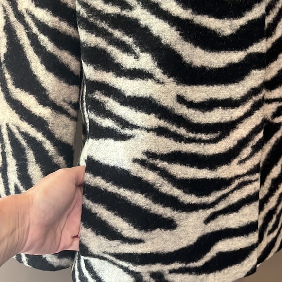 AnnTaylor zebra print collarless blazer/jacket virgin wool blend size me… - Picture 6 of 10